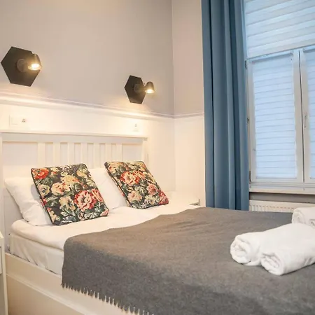 Cozy Entresol With Parking Targowa Apartment