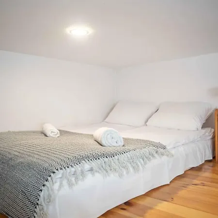 Apartment Cozy Entresol With Parking Targowa