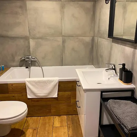 Apartment Cozy Entresol With Parking Targowa Lodz