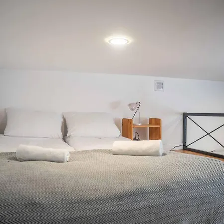 Cozy Entresol With Parking Targowa Lodz